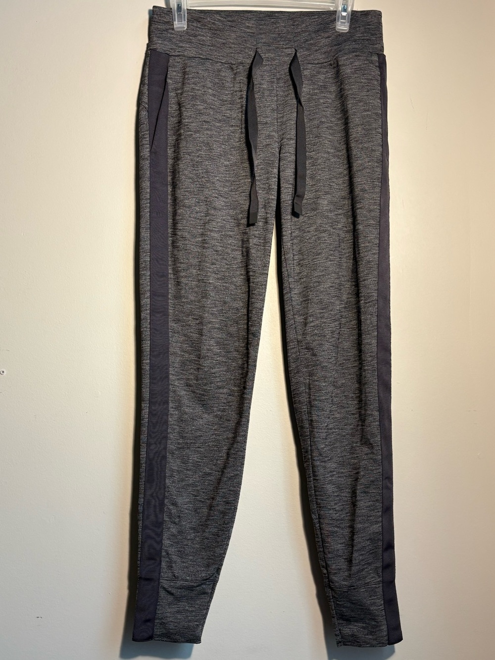 Athleta Gray Athletic Leggings Small Drawstring Zip Pocket Side Stripe Workout